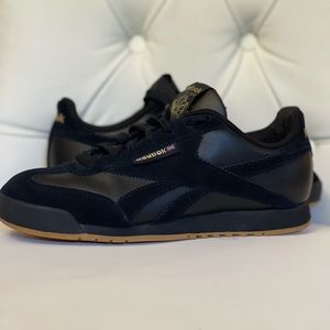 Reebok Classic Men's Supercourt Black Suede Size 6.5
